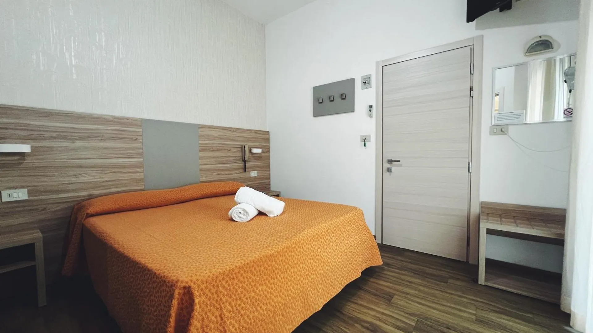 Hotel Ramona Римини 2*,