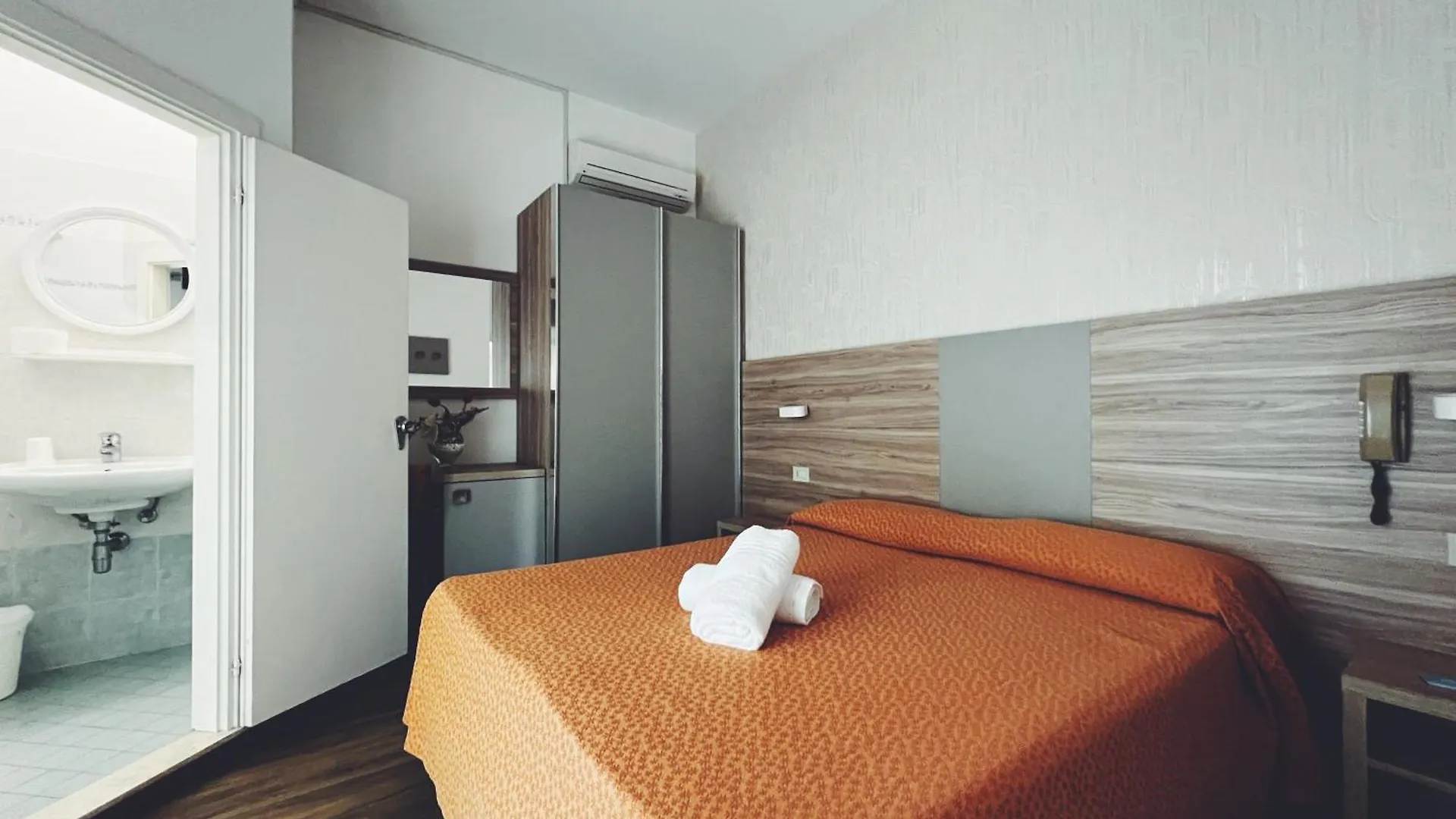 Hotel Ramona Rimini 2*,